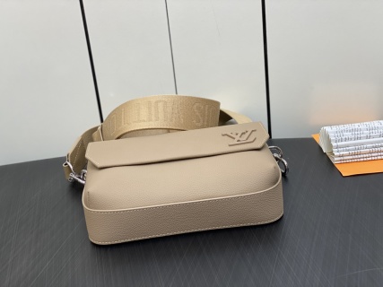 Louis Vuitton - Fastline - Fastline Messenger - Image 5