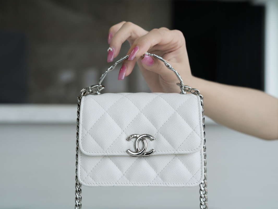 Chanel - CHANEL 22 - CHANEL 22 Leather Top Handle Chain Crossbody Bag - Image 2