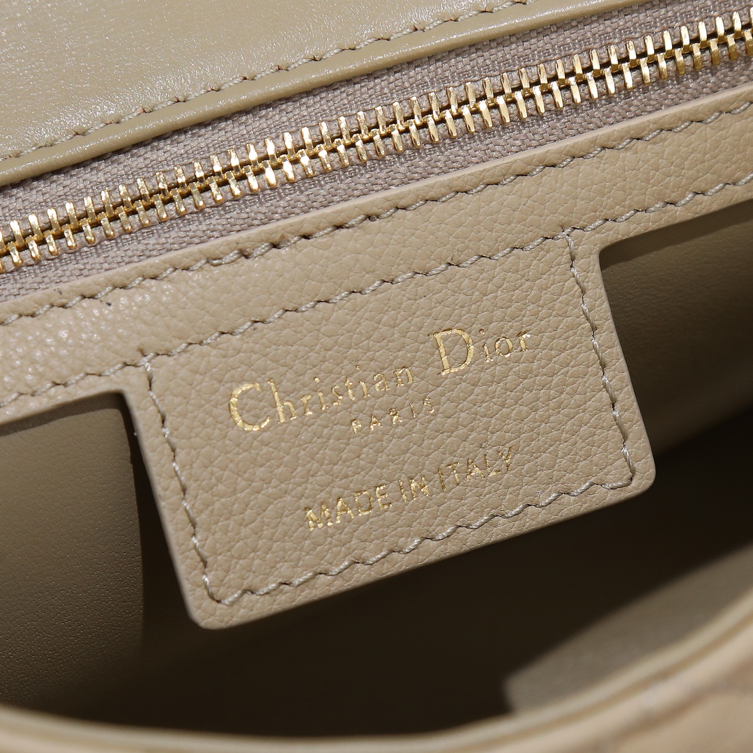 Dior - Caro - Image 6