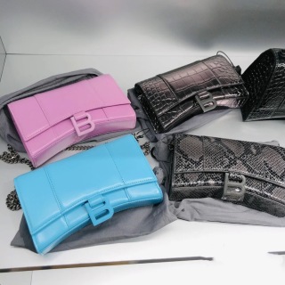 Balenciaga - Hourglass Wallet on Chain - Image 8