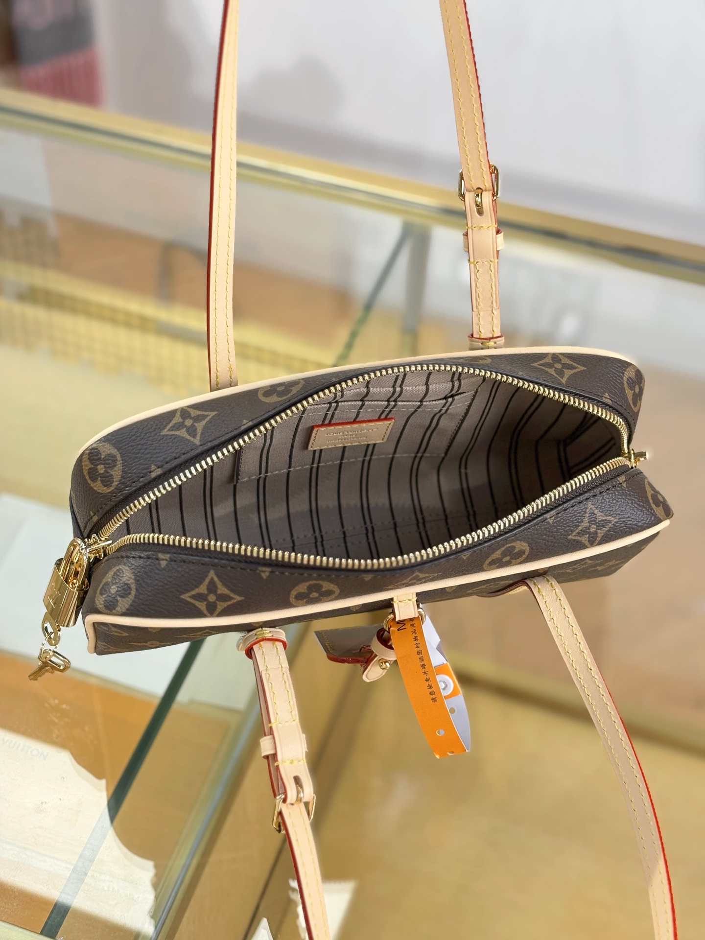 Louis Vuitton - Hang On - Hang On Bag - Image 6