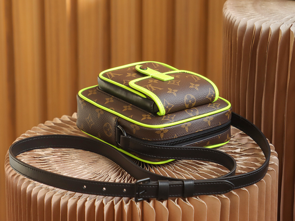 Louis Vuitton - Christopher - Christopher Camera Bag - Image 6