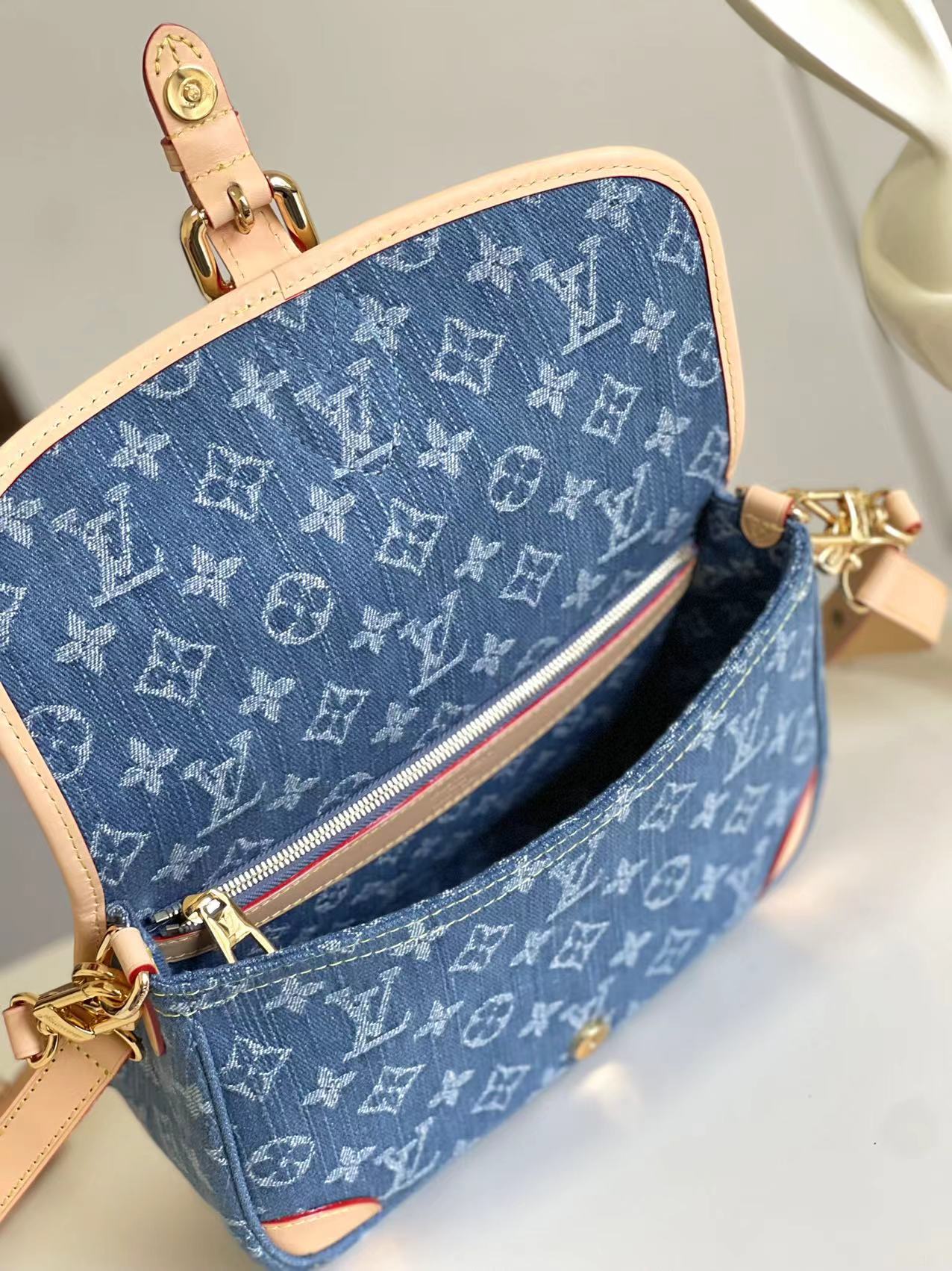 Louis Vuitton - Diane - Diane Bag - Image 8