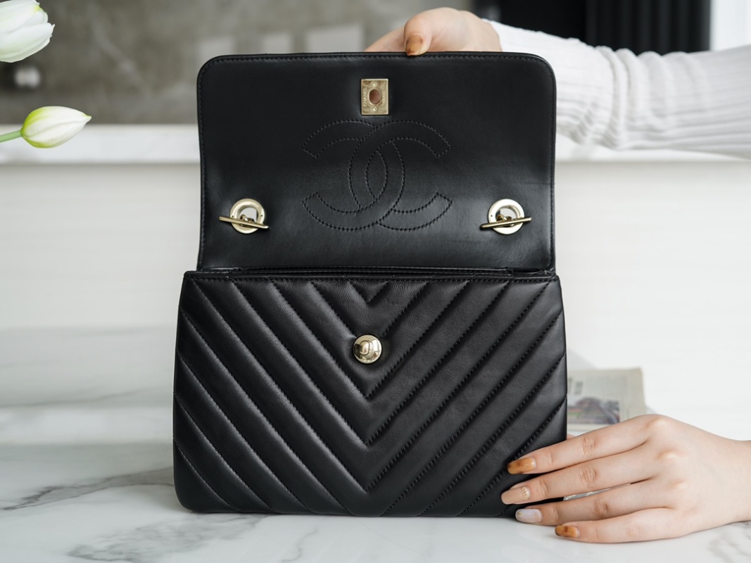 Chanel - Trendy CC Top Handle Bag - Image 6