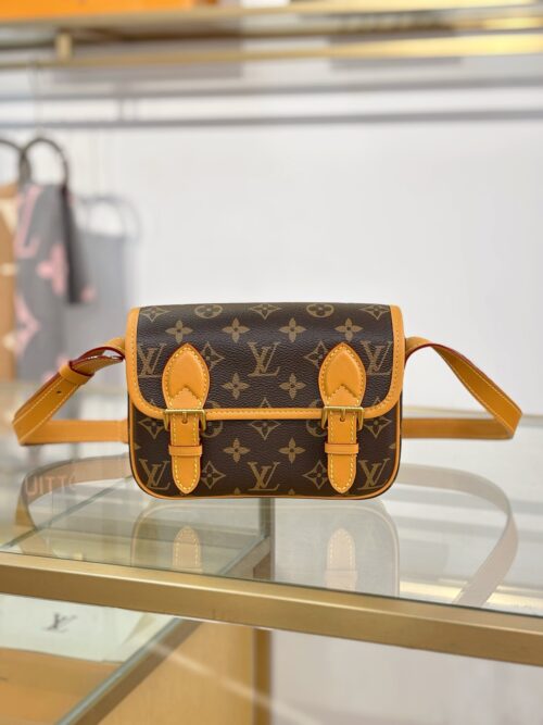 Louis Vuitton - Satchel - Satchel Wearable Wallet
