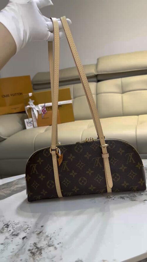 Louis Vuitton - Squire - Squire East West