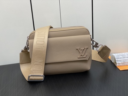 Louis Vuitton - Fastline - Fastline Messenger