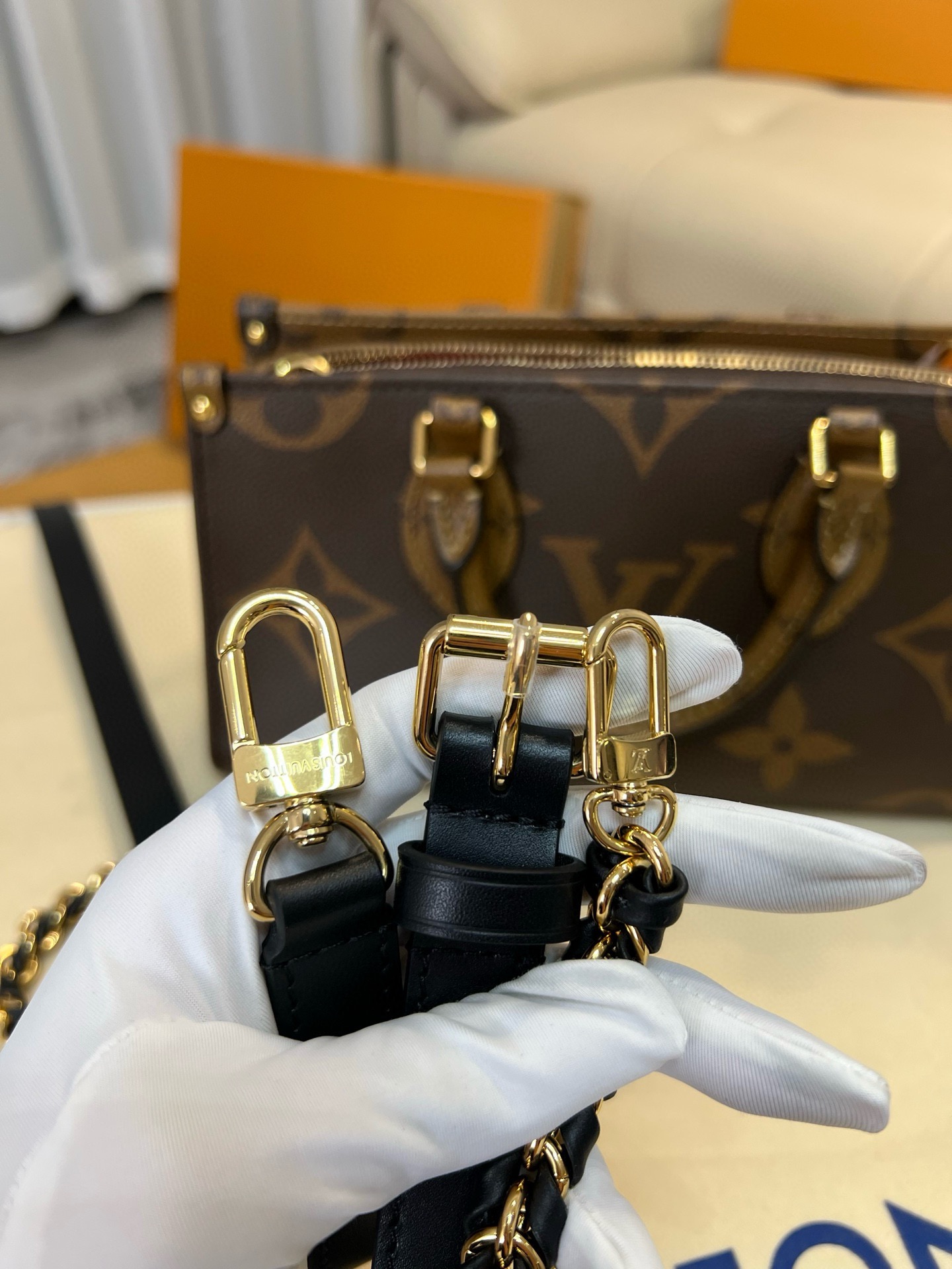 Louis Vuitton - OnTheGo East West Chain - OnTheGo East West Chain Bag - Image 3