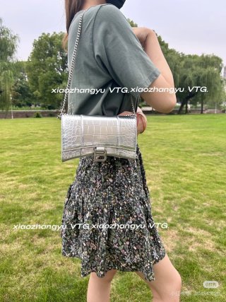 Balenciaga - Hourglass Wallet on Chain - Image 5