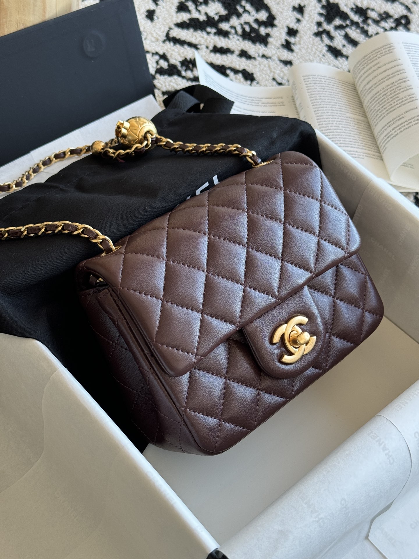 Chanel - Classic Flap - Image 2