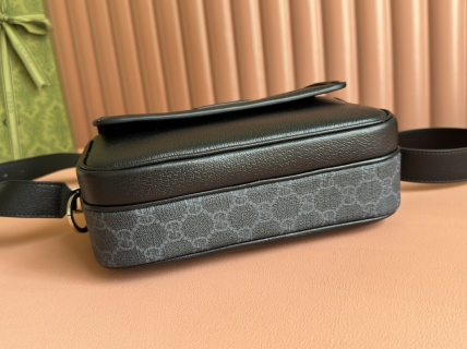Gucci - GG Supreme Small Crossbody Bag - Image 5