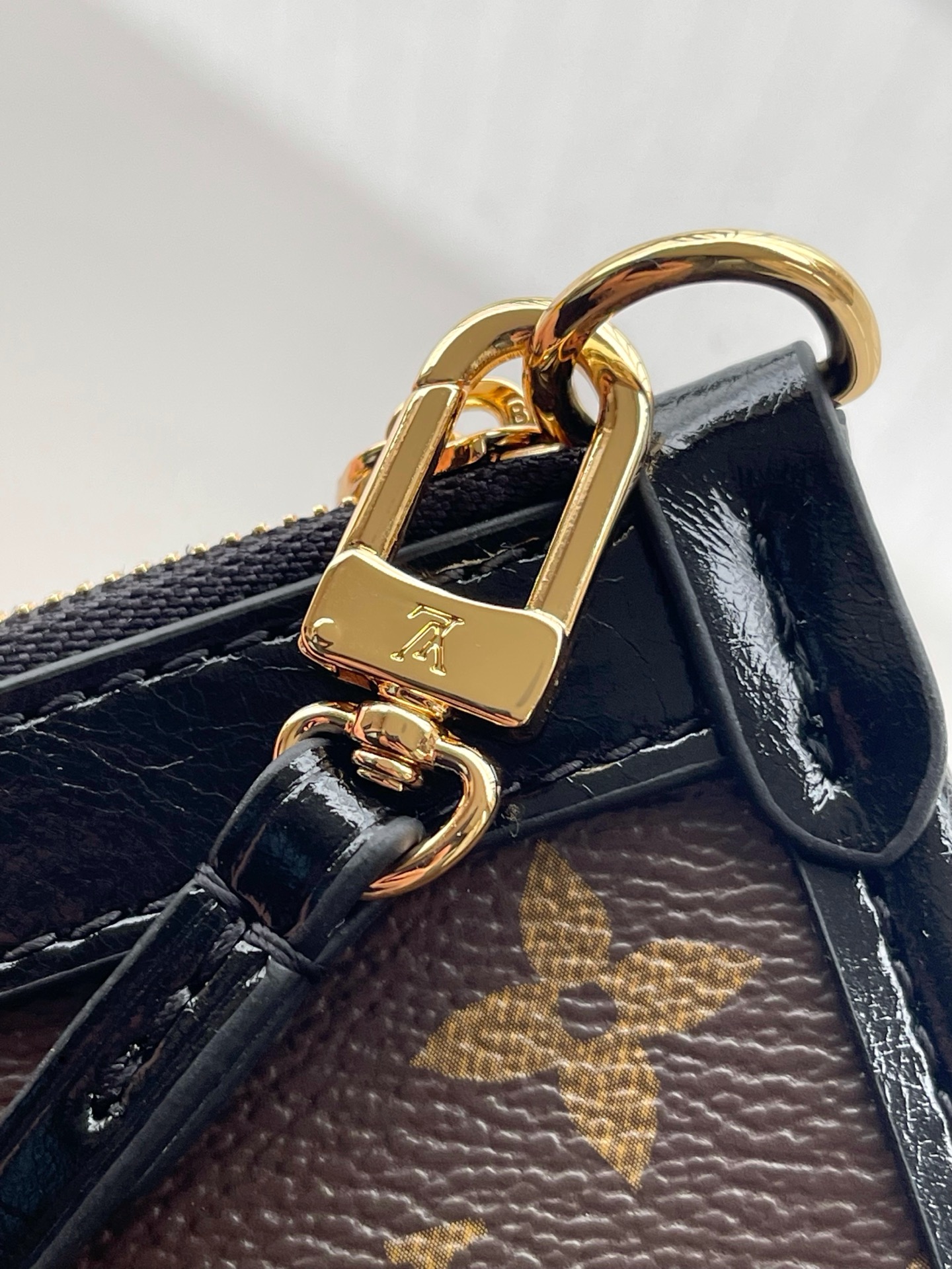 Louis Vuitton - Neverfull - Neverfull Bandoulière Inside Out BB Monogram Sheepskin - Image 7