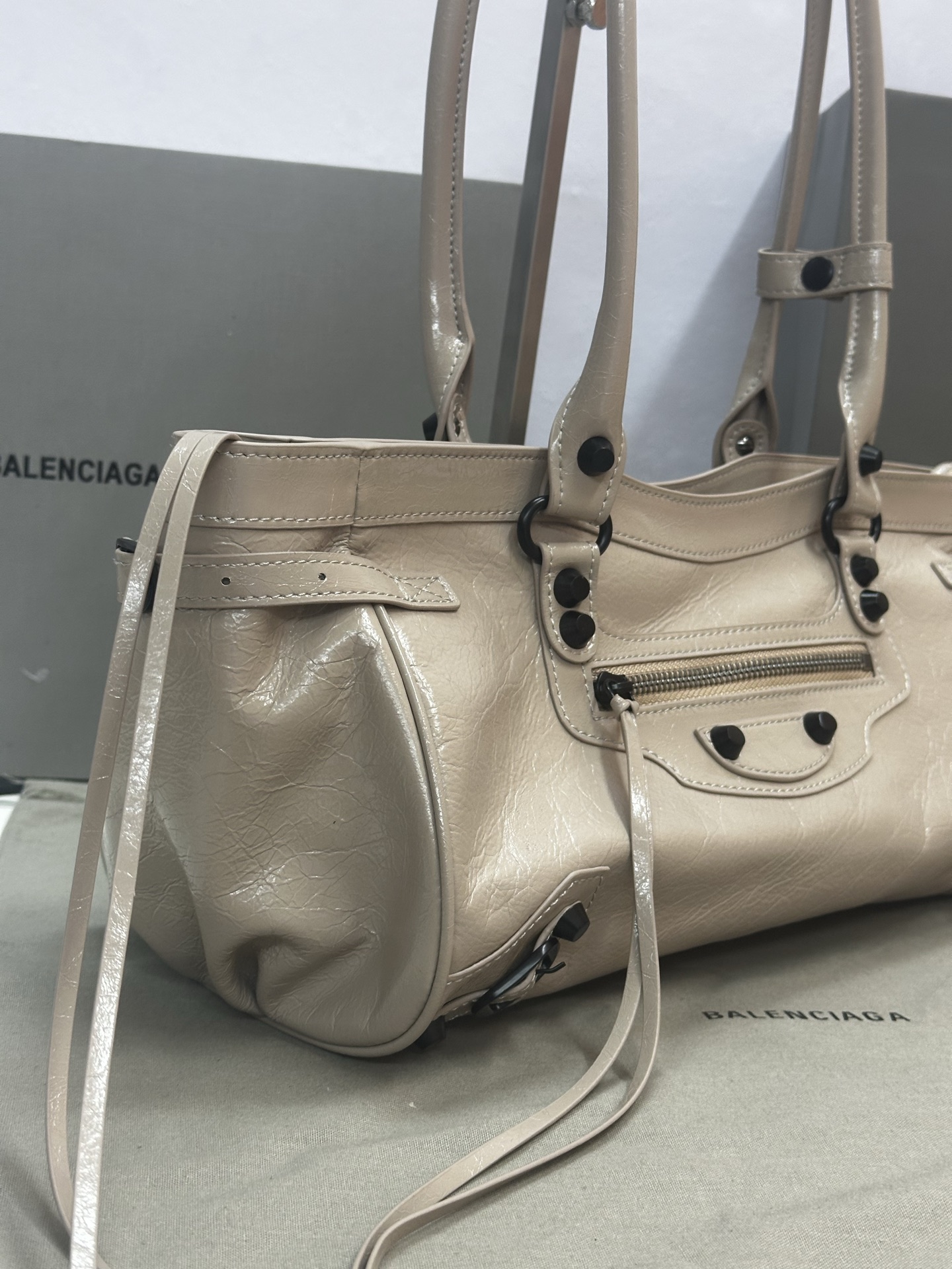 Balenciaga - City - Image 3