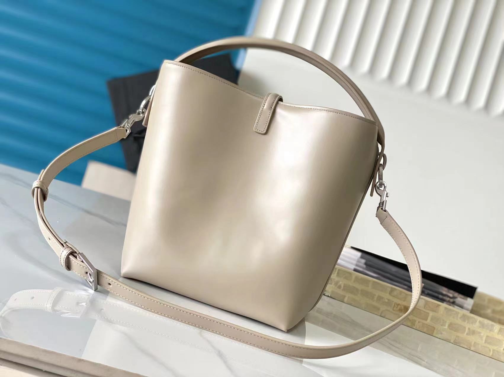 Saint Laurent - Le 5 à 7 - Bucket Bag - Image 3