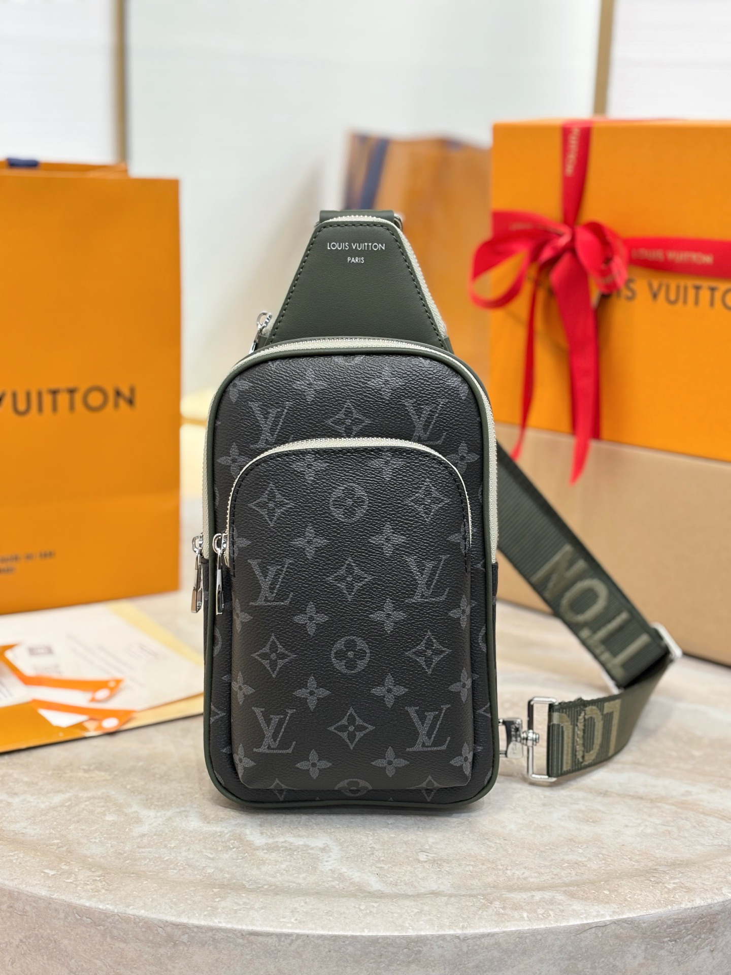 Louis Vuitton - Avenue Slingbag - Avenue Slingbag - Image 2