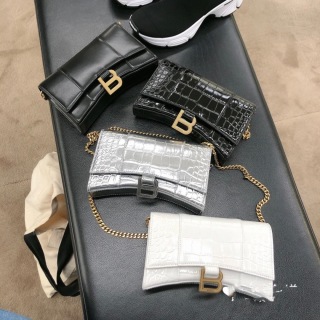 Balenciaga - Hourglass Wallet on Chain - Image 7