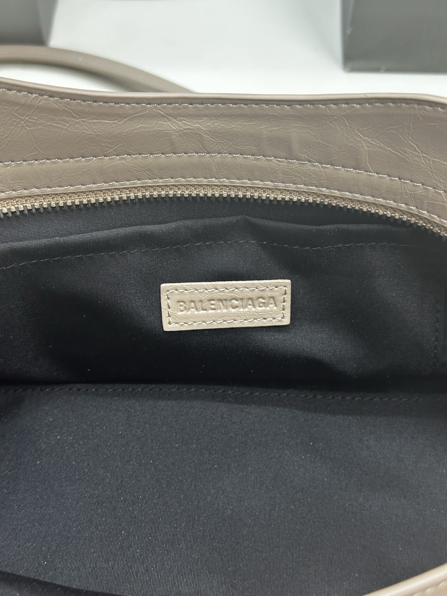 Balenciaga - City - Image 8