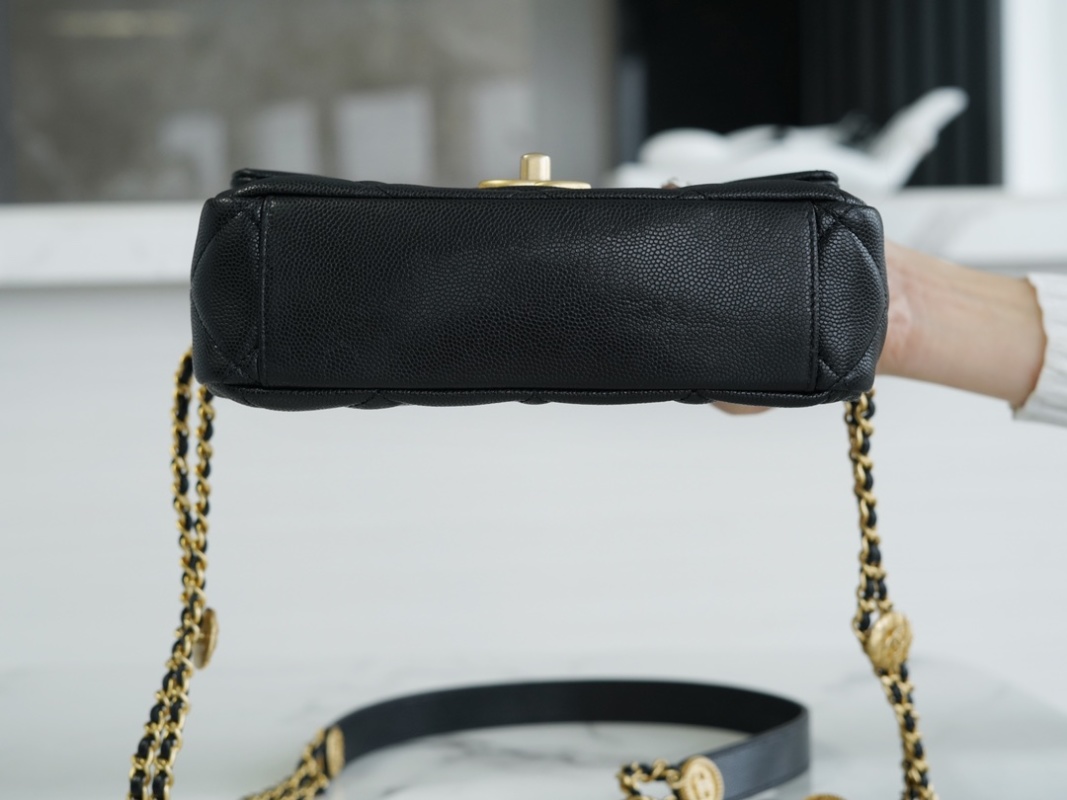 Chanel - CHANEL 22 - CHANEL 22 Leather Chain Flap Bag - Image 4