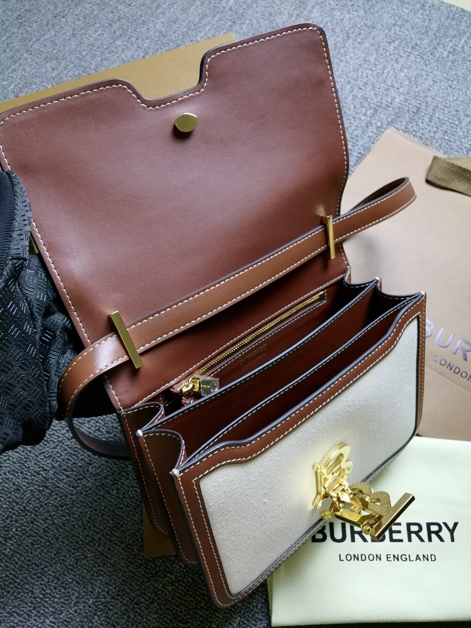 Burberry - TB Lock Bag - Crossbody Bag - Image 8