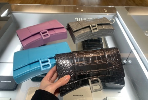 Balenciaga - Hourglass Wallet on Chain - Image 5