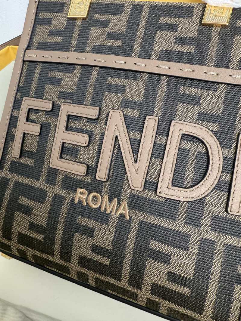 Fendi - Sunshine Shopper - Image 4
