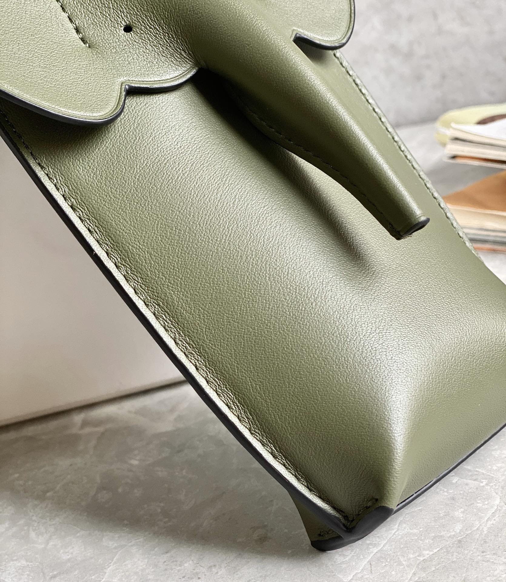 Loewe - Elephant - Crossbody Bag - Image 7