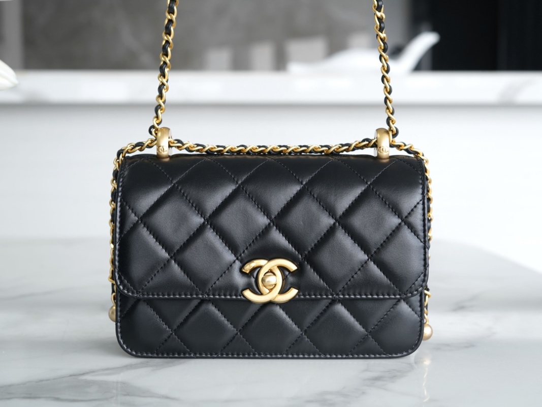 Chanel - Classic Flap - Image 2