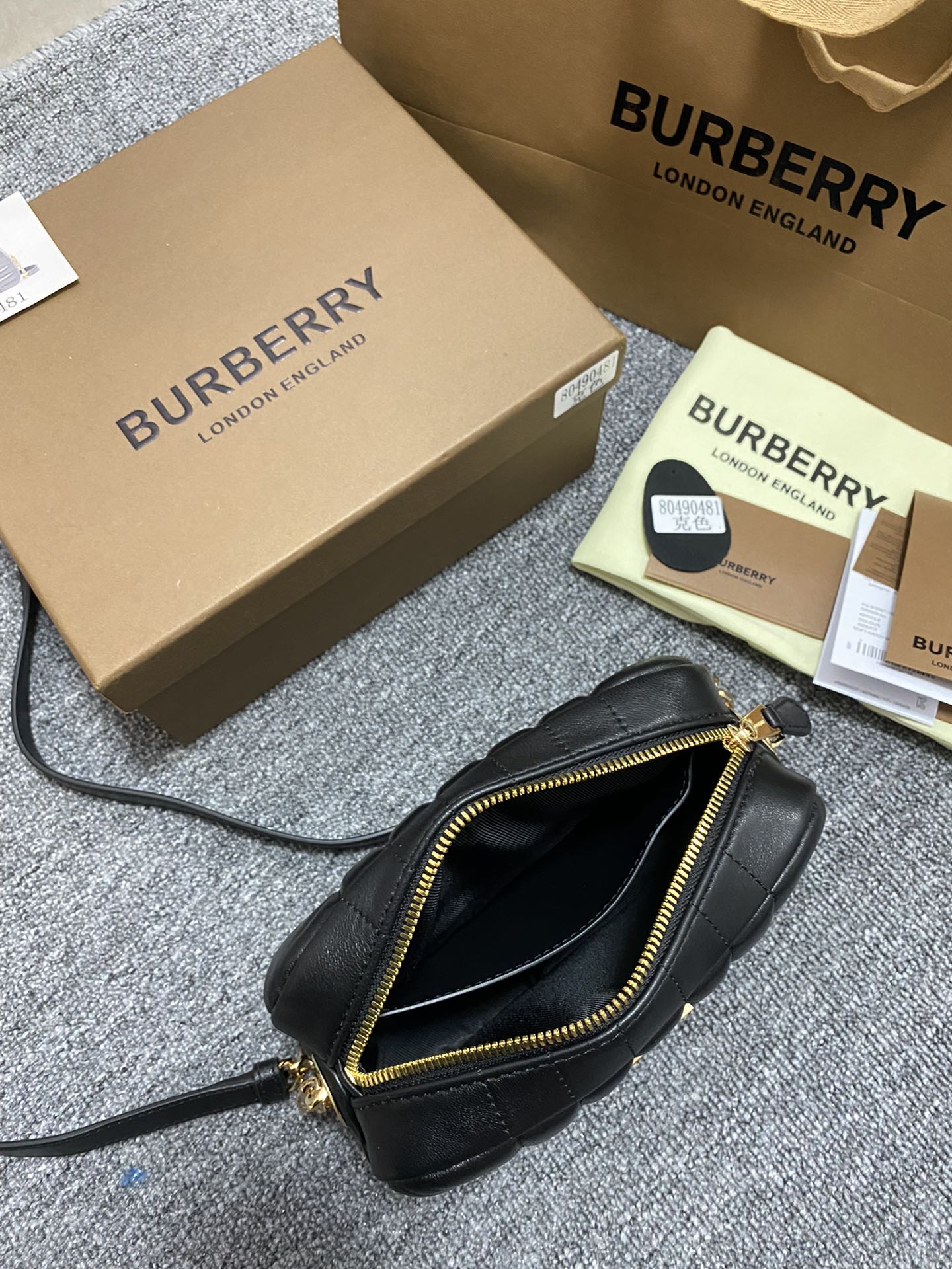 Burberry - Lola - Lola Leather Camera Bag - Image 7